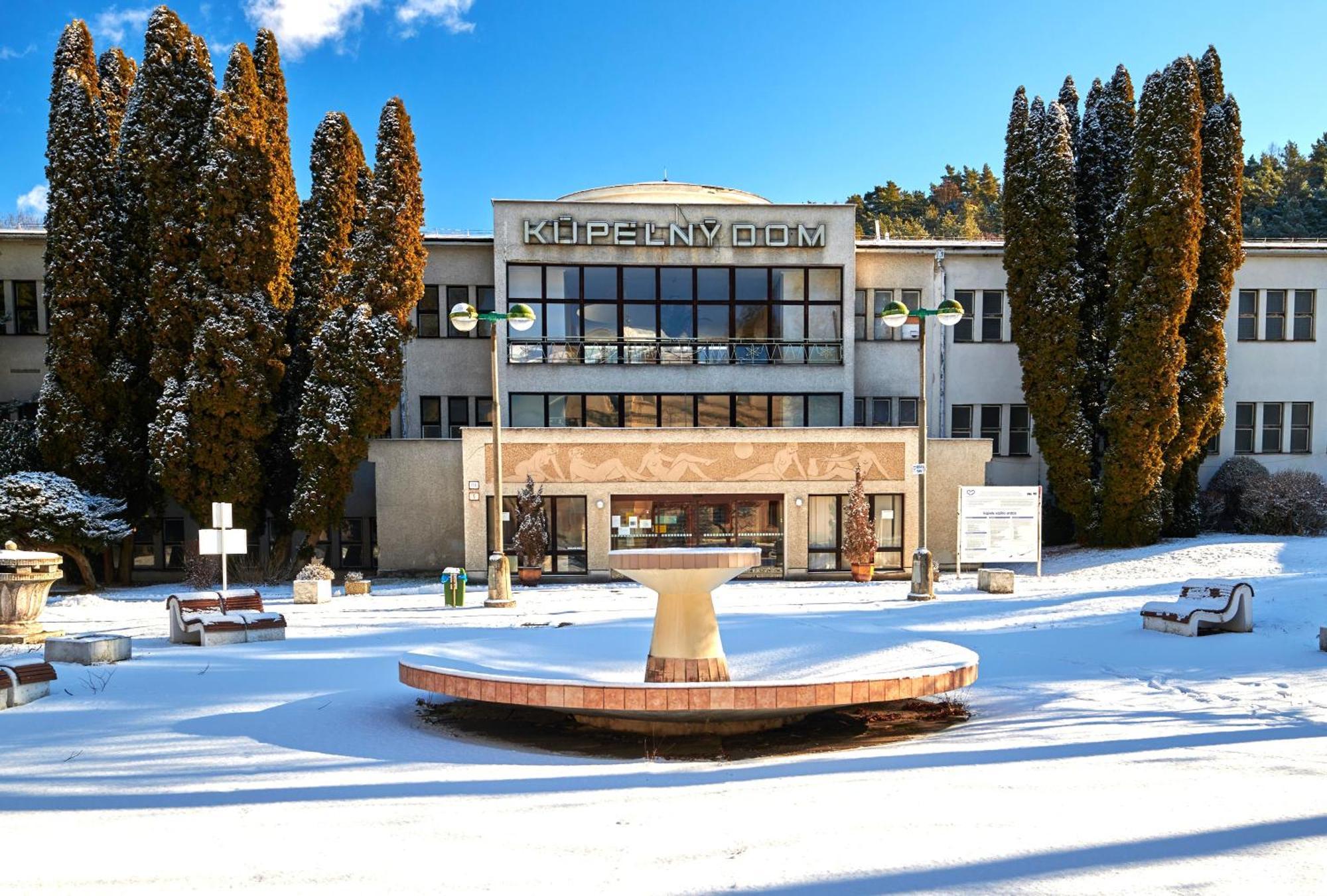 Hotel Palace - Kupele Sliač Екстериор снимка