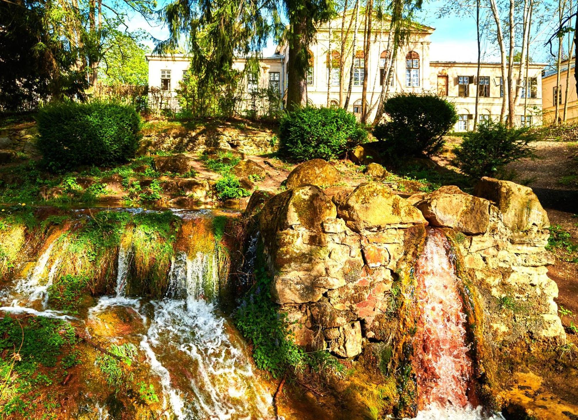 Hotel Palace - Kupele Sliač Екстериор снимка