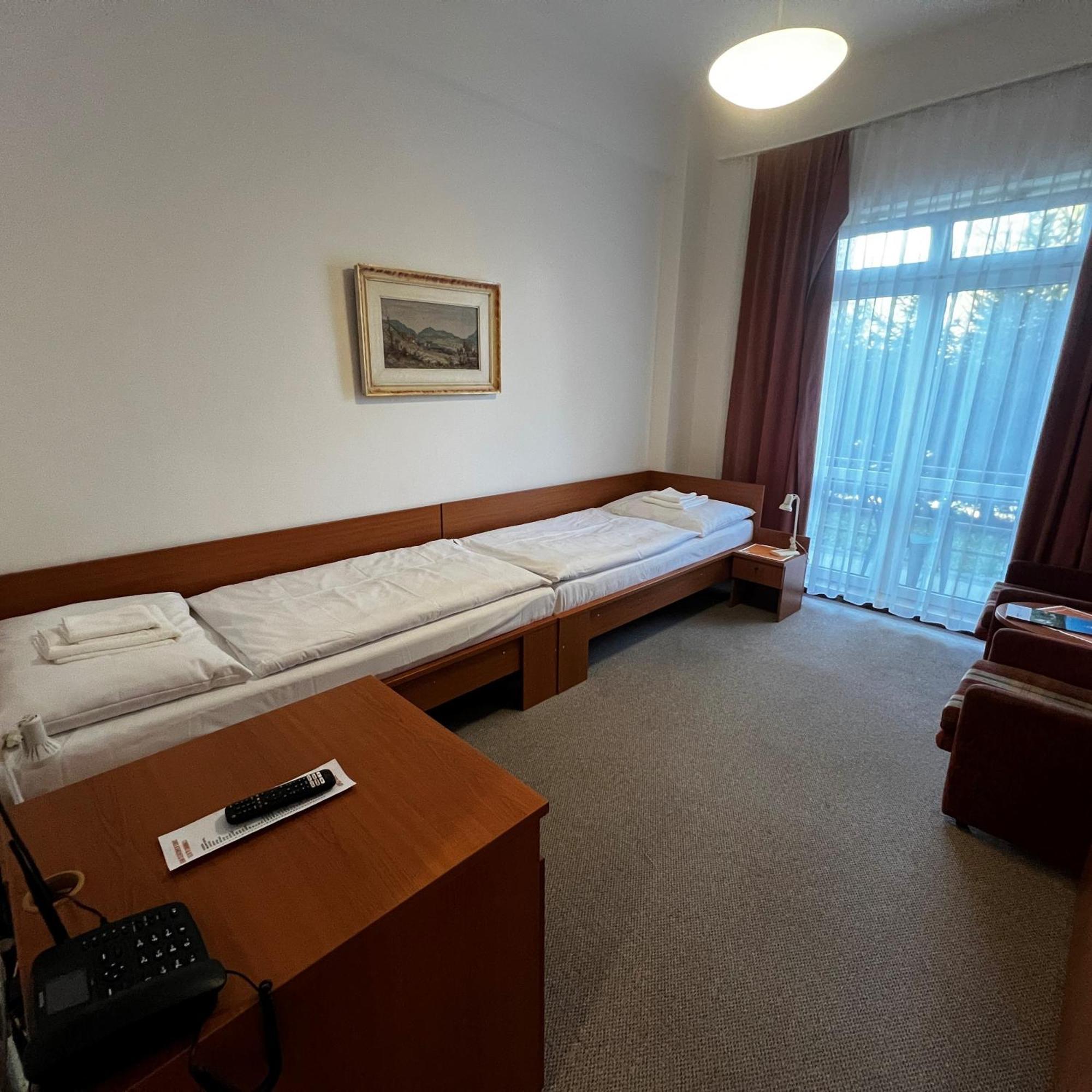 Hotel Palace - Kupele Sliač Екстериор снимка