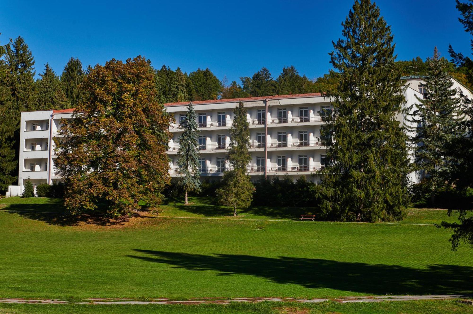 Hotel Palace - Kupele Sliač Екстериор снимка
