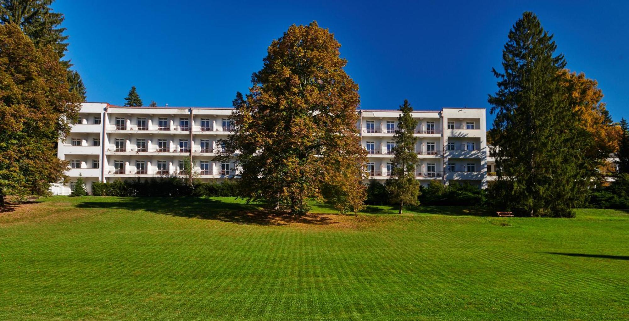 Hotel Palace - Kupele Sliač Екстериор снимка