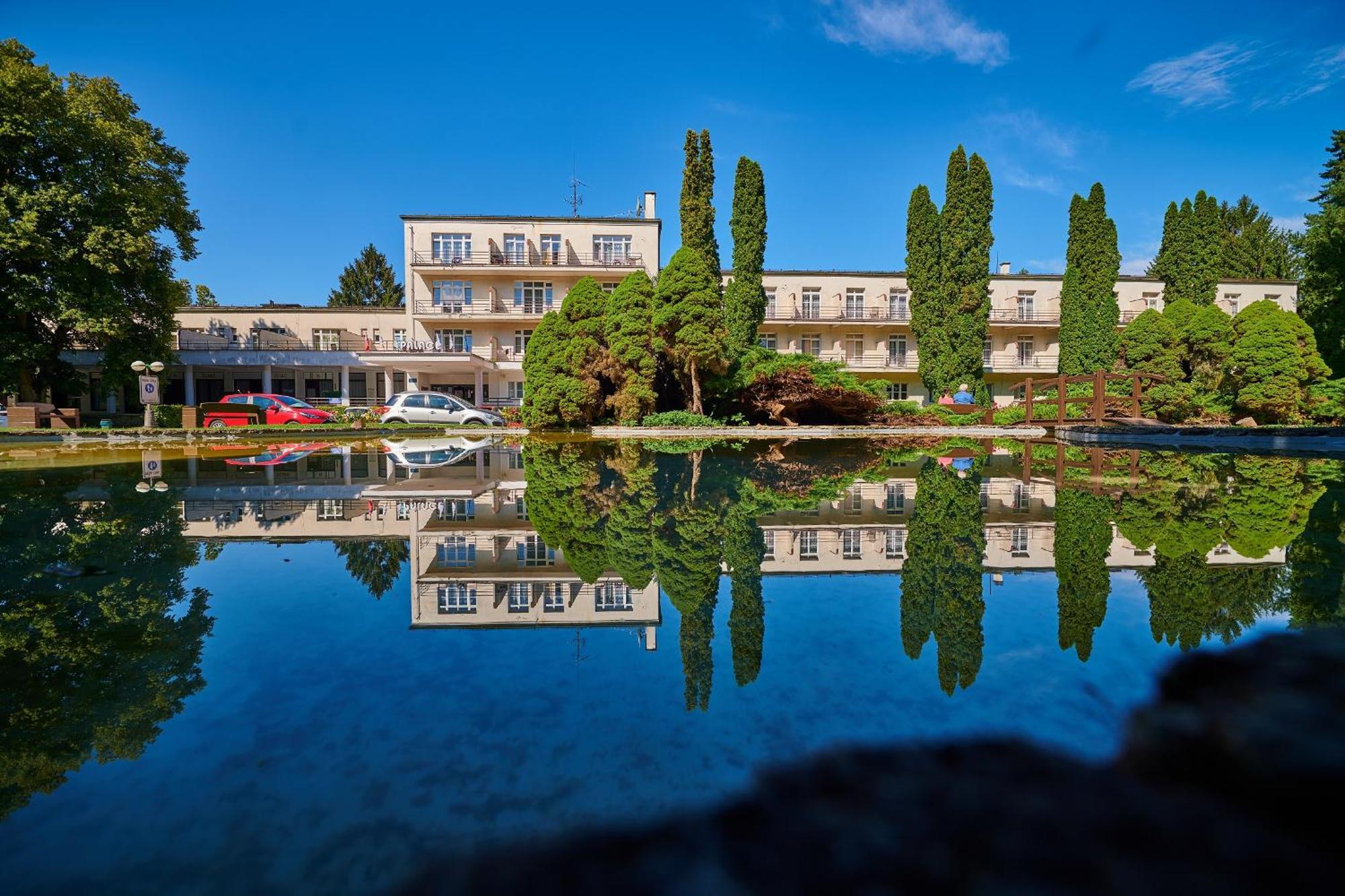 Hotel Palace - Kupele Sliač Екстериор снимка